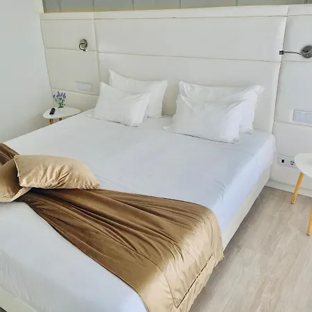 Urban - Azores Πανσιόν 4*