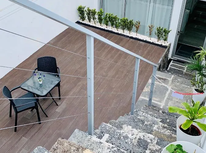 Urban - Azores Πανσιόν