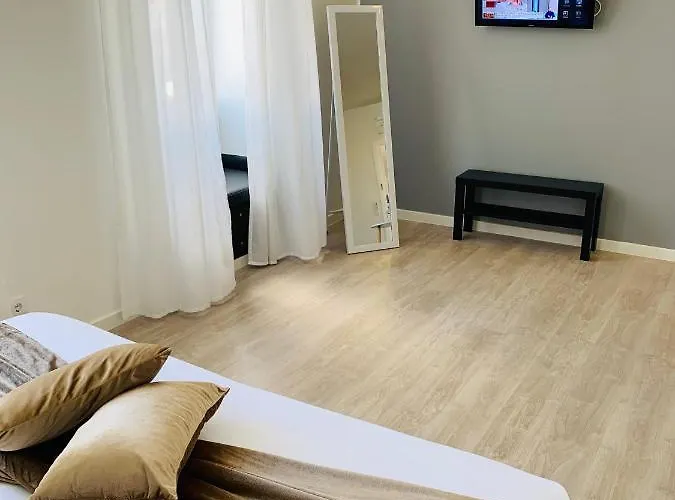 Urban - Azores Πανσιόν Πόντα Ντελγκάντα